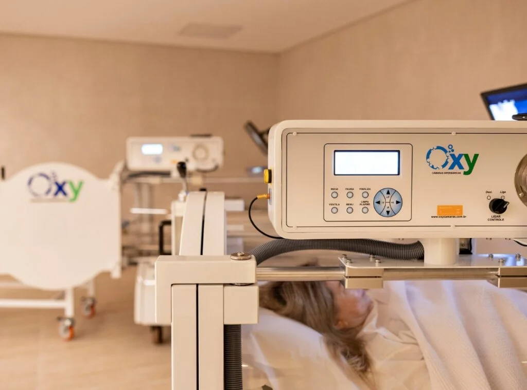OHB no Tratamento de Osteomielite: Quando Antibiótico e Cirurgia Não São Suficientes